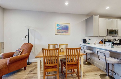 Kimball Junction Condo | Mountain retreat with fireplace, hot tub, pool, & fitness room