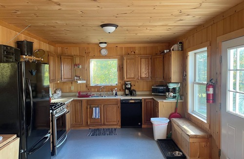 Bristol Cabin | Mountainside Cabin – Bristol, Vermont Unplug. Relax. Reconnect with Nature.