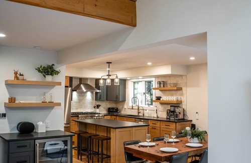 Wardsboro House | MtSnow/Stratton Ski Lodge-Hot Tub-Game Room-Pool