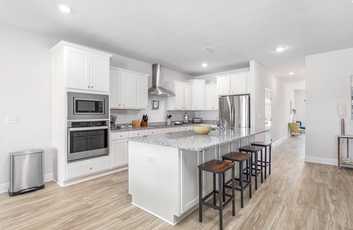 Port St. Joe House | MYSTIC PEARL-RESORT POOL-KING BEDS-FAST WIFI-GAMES-4MINS TO BEACH-SLEEPS 20