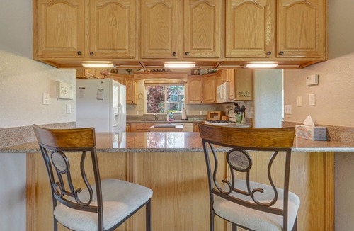 Monument House | Near Air Force Academy | 5BR + Pet Friendly + Yard