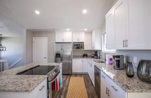 Sandy Apartment | Near America First Field | Family & Pet Friendly Stay