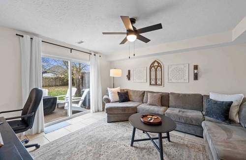 Dry Ridge House | Near Ark w/Private Parking & Patio, 2 Bedroom Home