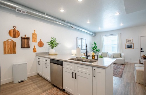 Poplar Grove Villa | Near Downtown SLC | Rooftop Hot Tub | Pet Friendly