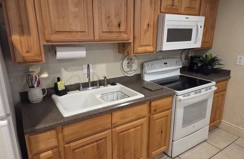 Payson House | Near Mt. Loafer a walk out basement. Room for 5-7 people to come and relax.