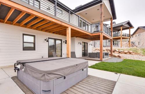 Wolf Creek House | New Home w/Amazing Views in Eden < 6 Mi to Ski!