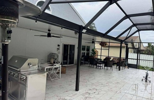 New Port Richey House | New Luxury Retreat , BBQ , EV Charger , Family Friendly