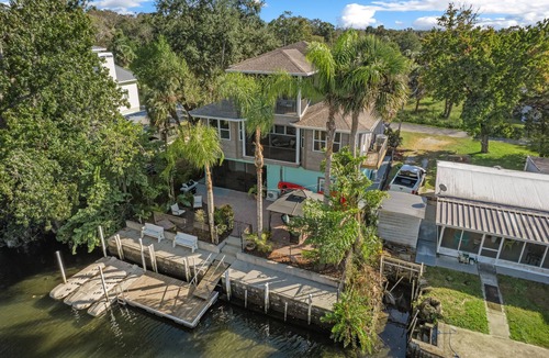 Weeki Wachee Gardens House | Newly Listed, Sleeps 12, On River W. Kayaks included, Boat Dock , Gulf Access