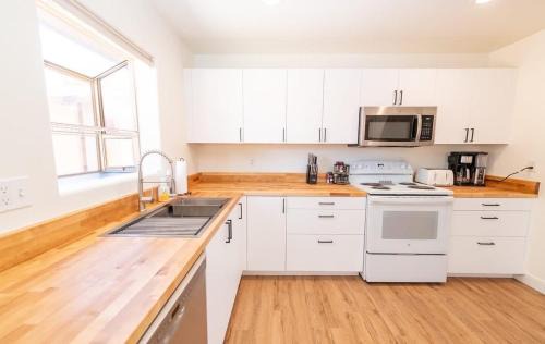 Page House | Newly Remodeled Family Friendly Home