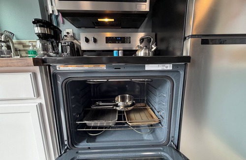 Charlotte Park Apartment | Newly Remodeled! Grab-n-Go Breakfast @ The Guesthouse Nashville