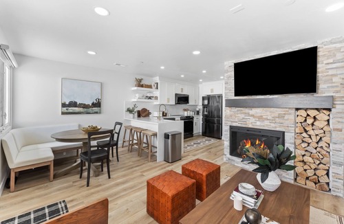 Gorgosa Condo | Newly remodeled, super location, views, walk to transit cen., chef's kitchen