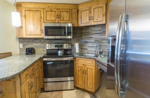 Park City Apartment | Newly updated in Canyons Village Next to Slopes Save 20% on 7 Nights!