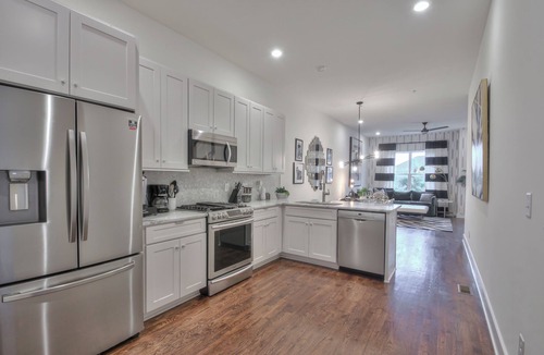 Hillsboro West End House | Newly Upgraded! Hillsboro Village, Walkable, Private Rooftop, Family Friendly!