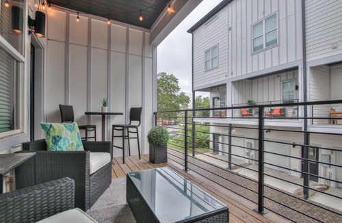 Hillsboro West End House | Newly Upgraded! Hillsboro Village, Walkable, Private Rooftop, Family Friendly!