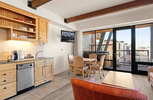 Kimball Junction Condo | Newpark 313-A | Private Hot Tub | Kitchenette | Mountain & Preserve Views | Fireplace | End Unit