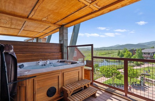 Kimball Junction Condo | Newpark 322-A | Private Hot Tub | Kitchenette | Mtn & Preserve Views | Fireplace | Pool & Hot Tub