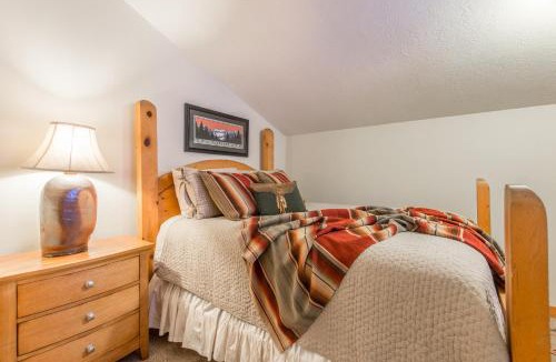Sundance House | On the Stream, Short Walk to Resort, Hot Tub, Wood Fireplace