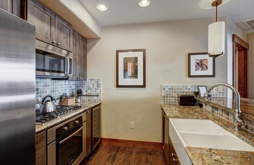 Peak 8 Condo | One Ski Hill Place - A/C. Top Ski In/Out Luxury Resort! Peak 8