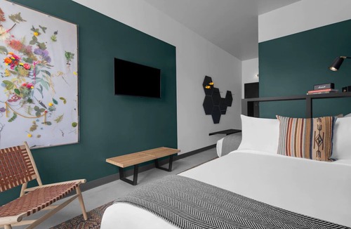 People's Freeway Hotel | Outdoor Adventure Haven evo Style, Dogs Are Welcome, Free Parking!