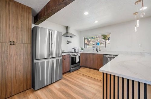 Olympus Cove House | Panoramic Views + Hot Tub Foothill Retreat 3BD/3BA