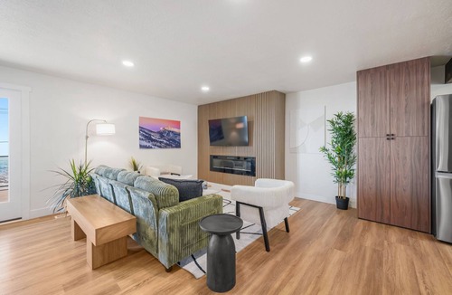 Olympus Cove House | Panoramic Views + Hot Tub Foothill Retreat 3BD/3BA
