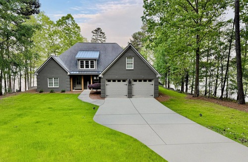 Eatonton House | Paradise Point on Lake Oconee with amazing views of the Lake!