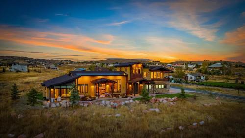 North Snyderville Basin House | Park City Lighthouse - Mountain View, Hot Tub & BBQ