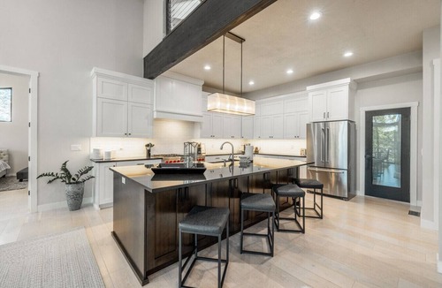 Summit Park House | Park City Stunning Retreat | 6BR | Hot Tub & Views