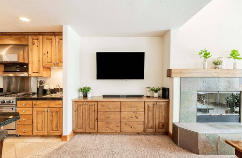 Park City House | Park City Sun Peak Home with Hot Tub, Hike/Ski 30+ days Dogs OK