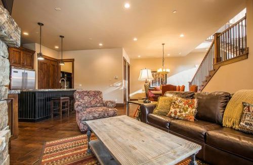 Park City House | Park City Townhome w/Views - Walk to Gondola!