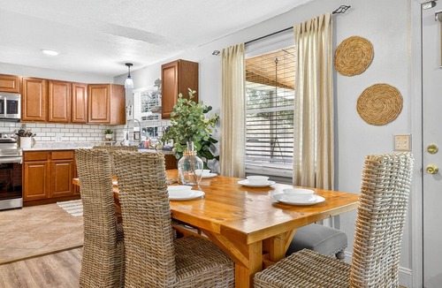 Bushnell Cottage | Peaceful Cottage Near Trails & River