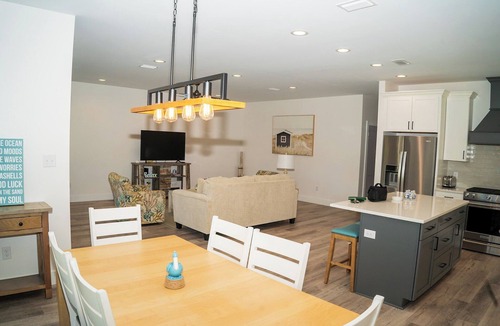 Oak House | Peaceful & Cozy house in Gulf shores. Five Stars!