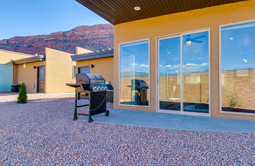 Moab South Valley House | Peaceful desert home with incredible views - close to Arches National Park