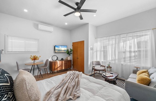 Rolando Village Apartment | Peaceful Updated Canyon Studio with Fenced Private Yard