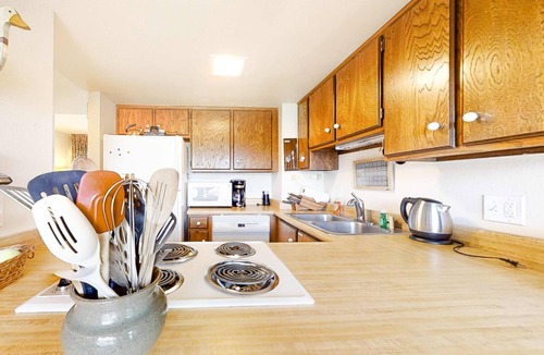 Park Meadows Condo | Peaceful Villa with Loft - Front Porch, 2 Balconies - Next to Rec Center