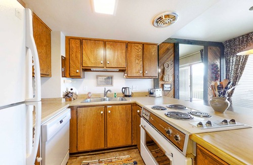 Park Meadows Condo | Peaceful Villa with Loft - Front Porch, 2 Balconies - Next to Rec Center