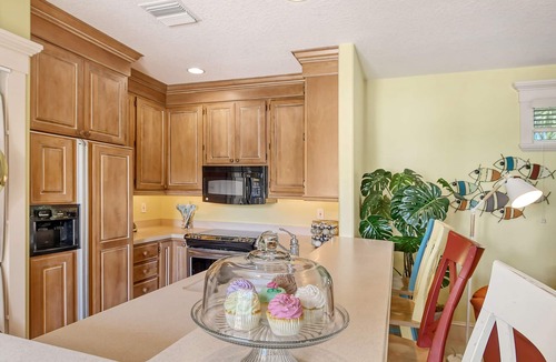 Siesta Key House | 🏖️ Peacock Villa | Semi-Private Pool, Steps to Siesta Beach, Cabana Room