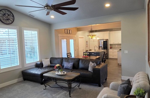 Washington Fields Apartment | Perfect 1-bedroom apartment with AC in adorable Washington