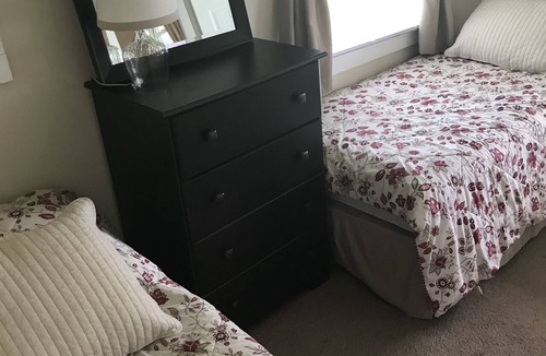 Salisbury Cottage | Perfect 2-bedroom Lake Dunmore cottage in Salisbury for a relaxing getaway.