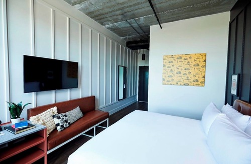 East Nashville Hotel | Perfect for Exploring East Nashville's Lively Eateries, Galleries and Music!