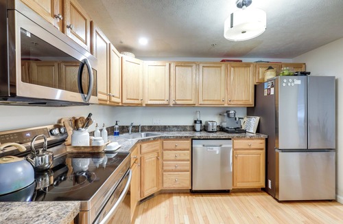 Leominster House | Pet-Friendly Fitchburg Townhome Near Wachusett Mtn