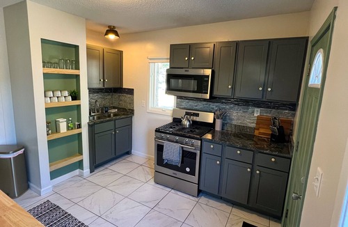 Longfellow House | Pet-Friendly/Private fenced yard/3miles to Downtown/Airport