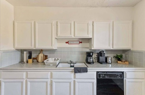 Bountiful Apartment | Pickleball Courts Close By, 5 Mins off i15!