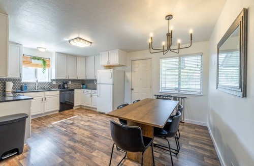 Lakeview House | Pickleball & Hot Tub | Packed with Entertainment | Near BYU