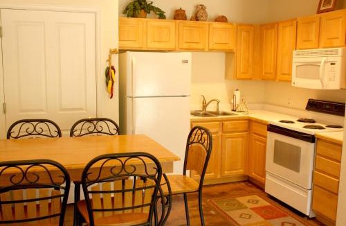 Warrior's Mark House | Pinecreek #I - 1 BR - Close to Town - Shuttle to Slopes - Pool and Hot Tub Access