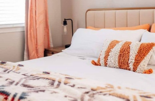 Clearfield Apartment | Pool+Hiking+Lagoon+Gym+Hot Tub+Sleeps 5+Clean+Cozy