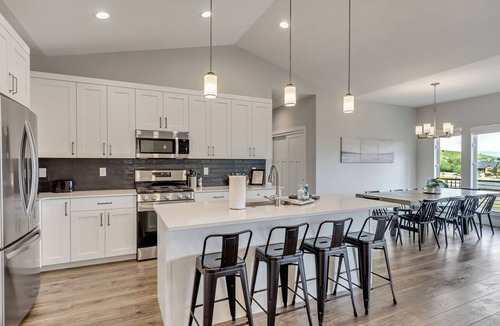 Wolf Creek House | Powder & Pine: 6-bedroom Ski House with Spectacular Mountain and Lake Views