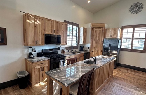 Draper Apartment | Premium Draper Stay Quiet, Comfortable & Fully Stocked