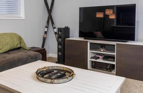 Cottonwood Heights Apartment | Private Apartment Near Canyons | King Bed + Full Kitchen + BBQ