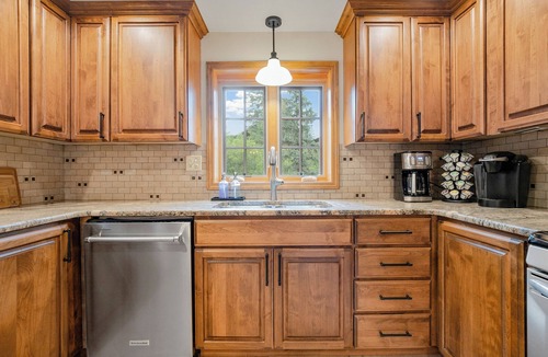 Cascade-Chipita Park Cottage | Private Family Home: Spacious Patio, Hot Tub, Fire Pit by Forest & Peak Retreats